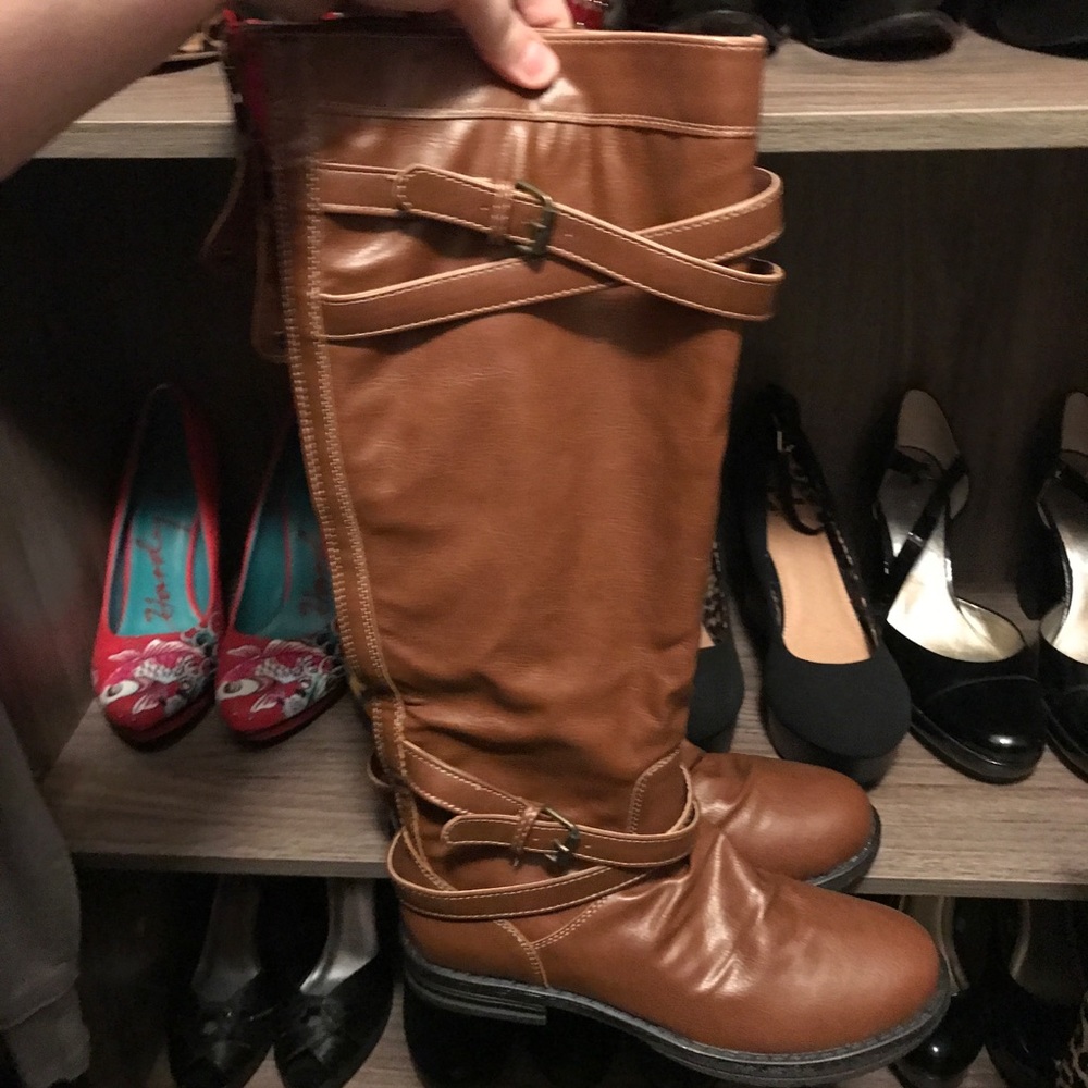 Brown with red zipper madden girl boots